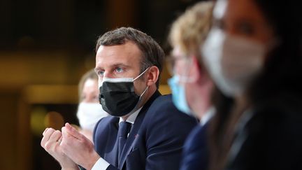 Emmanuel Macron lors d'une réunion avec la Convention citoyenne sur le climat, lundi 14 décembre 2020. (THIBAULT CAMUS / POOL)