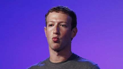 Le patron de Facebook, Mark Zuckerberg, le 9 octobre 2014 &agrave;&nbsp;New Delhi (Inde), lors d'un sommet sur internet. ( ADNAN ABIDI / REUTERS)