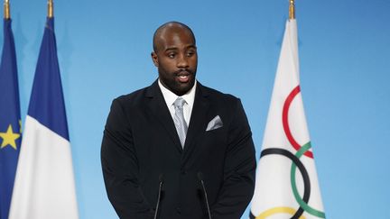 Les sportifs (sur la photo le judoka Teddy Riner) doivent respecter la charte olympique qui stipule qu'"aucune sorte de démonstration ou de propagande politique, religieuse ou raciale n'est autorisée dans un lieu, site ou autre emplacement olympique". (YOAN VALAT / POOL)