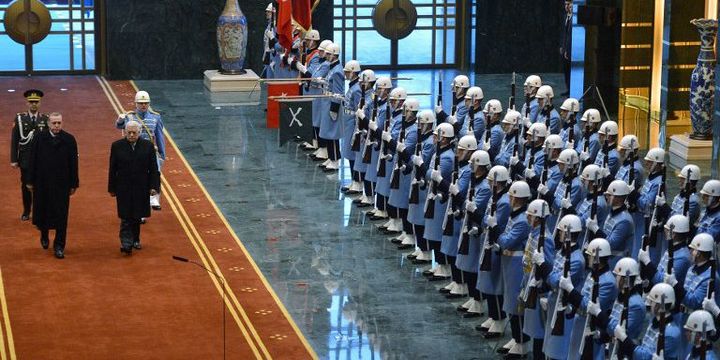 Abbas et Erdogan dans le grandiose palais présidentiel turc (12 janvier 2015) (KAYHAN OZER / ANADOLU AGENCY)