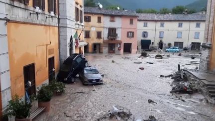 Italie : des inondations dans le centre du pays font au moins dix morts