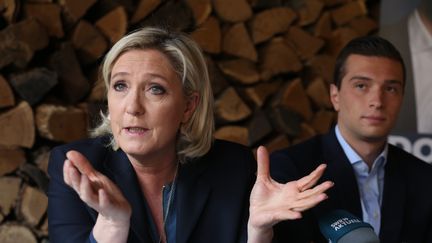 La chef de file des députés RN Marine Le Pen et le président du RN Jordan Bardella, le 16 mai 2019. (HERVE KIELWASSER / MAXPPP)