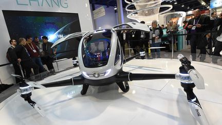 Le Ehang-184 est, selon ses concepteurs, capable de transporter un passager pendant 23 minutes à 3500 mètres d'altitude.