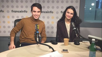 Emma Rouvet et Hugues de Rosny, étudiants à Science Po Paris et fondateurs du Média positif, invités de franceinfo le 16 mars 2022. (FRANCEINFO)