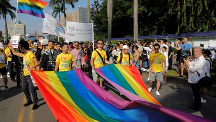 Des militants de la cause LGBT à Taiwan, en octobre 2018.&nbsp; (DANIEL SHIH / AFP)