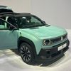 La Renault 4 E-Tech, successeuse de la mythique 4L, dévoilée à Paris le 14 octobre 2024 (RAPHAËL EBENSTEIN / FRANCEINFO / RADIO FRANCE)