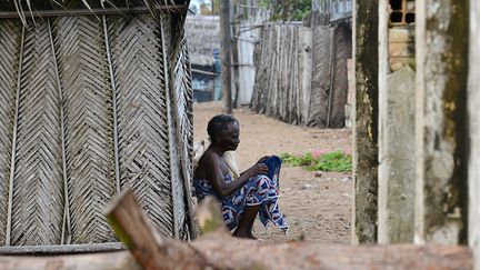 La jeunesse n'a plus d'emploi, les femmes n'ont plus d'activité... Nous sommes dans la paupérisation», déplore le maire. «Sauver Lahou, c'est relancer l'économie locale en créant des conditions pour la sécurité alimentaire», ajoute-t-il. Selon lui, préserver la cité, qui a été l'une des capitales de la traite négrière, c'est aussi garder intacte l'histoire du pays. Voire de l'Afrique.  (ISSOUF SANOGO / AFP)