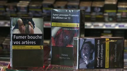 Tabac : pour la majorité des jeunes fumeurs, le paquet neutre "n'a aucune importance"