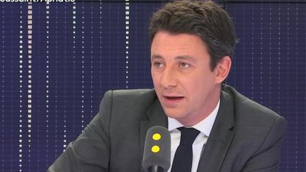 Benjamin Griveaux, porte-parole du gouvernement, invité mardi 27 février de franceinfo. (RADIO FRANCE / FRANCE INFO)