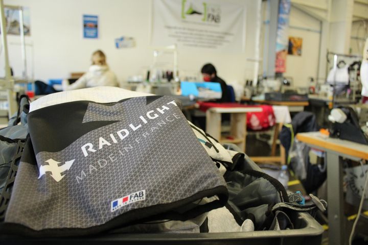 Atelier de la marque Raidligth installé à&nbsp;Saint-­Pierre ­de Chartreuse, mars 2021 (Raidlight)