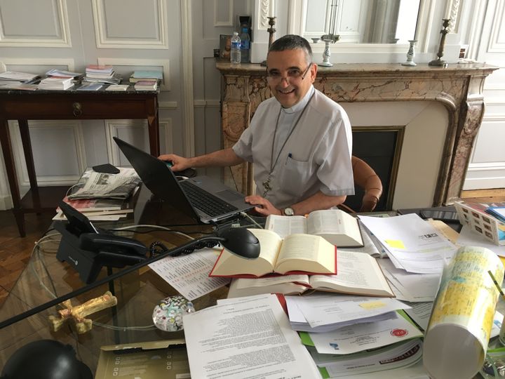 Monseigneur Dominique Lebrun, archevêque du diocèse de Rouen (Seine-Maritime), le 19 juillet 2017. (RAPHAEL GODET / FRANCEINFO)