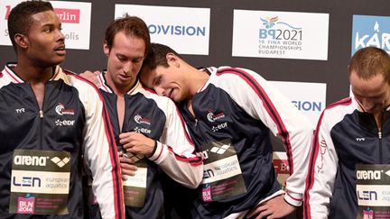 Mehdy Metella, Fabien Gilot, Florent Manaudou et Jérémy Stravius, champions du monde à Berlin. (DAMIEN MEYER / AFP)