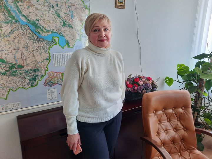 Tetiana Lipinska, chargé de la vie économique à la mairie de Boutcha (Ukraine). (AGATHE MAHUET / RADIO FRANCE)