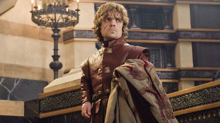 Peter Dinklage dans le r&ocirc;le de Tyrion Lannister, dans la saison 3 de "Game of Thrones". (ARCHIVES DU 7EME ART / AFP)