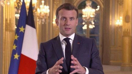 Le président de la République Emmanuel Macron lors d'un entretien à la chaîne américaine CBS, le 18 avril 2021. (CBS BROADCASTING, INC. / VIA AFP)