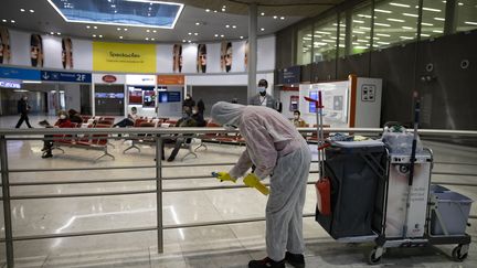 Tests au coronavirus : les aéroports mal préparés