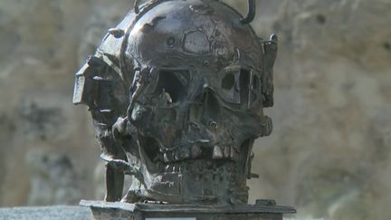 12 sculptures de Philippe Mohlitz sont en vente, ce samedi 12 octobre, à Bordeaux (France Télévisions / B. Joucla-Parker)