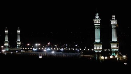 La Grande Mosquée de La Mecque, le sanctuaire le plus saint de l'Islam, dans la ville sainte saoudienne le 3 juin 2008. (HASSAN AMMAR / AFP)