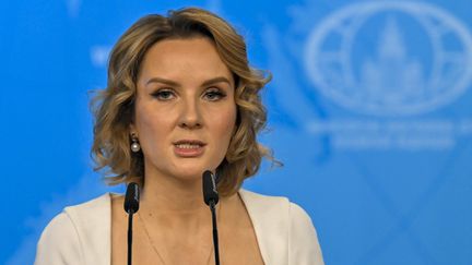 La commissaire présidentielle russe aux droits de l'enfant, Maria Lvova-Belova, lors d'une conférence de presse à Moscou, le 4 avril 2023. (SEFA KARACAN / ANADOLU AGENCY / AFP)