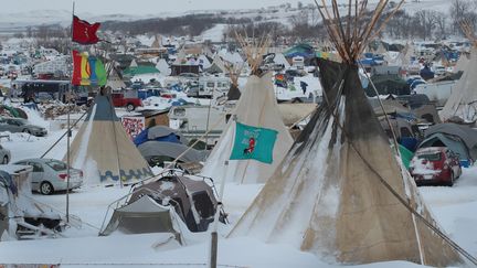 Le camp des Sioux proche du tracé de l'oléoduc Dakota Acces Pipeline en novembre 2016&nbsp; (SCOTT OLSON / GETTY IMAGES NORTH AMERICA)