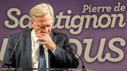 Pierre de Saintignon réagit à l'annonce du score de sa liste PS, arrivée troisième au premier tour des élections régionales,&nbsp;le&nbsp;6 décembre 2015, à Lille (Nord). (PHILIPPE HUGUEN / AFP)