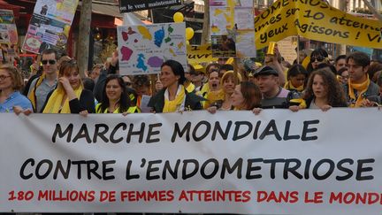 Manifestation contre l'endom&eacute;triose,&nbsp;le 13 mars 2014 &agrave; Paris. (PATRICE PIERROT / CITIZENSIDE / AFP)