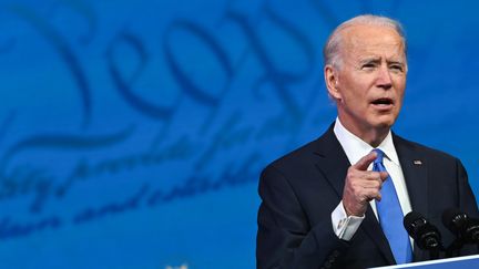 Joe Biden lors d'une conférence de presse au Queen Theatre de Wilmington, dans le Delaware (Etats-Unis), le 14 décembre 2020. (ROBERTO SCHMIDT / AFP)