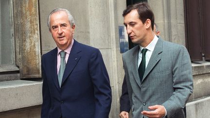 Edouard Balladur, alors Premier ministre, et son directeur de campagne de l'&eacute;poque, Nicolas Bazire, le 20 juillet 1994 &agrave; Paris. (GERARD FOUET / AFP)