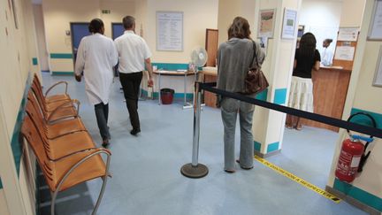 Une patiente &agrave; l'Institut Alfred Fournier (Paris), o&ugrave; un nouveau centre de planification et d'&eacute;ducation familiale a &eacute;t&eacute; inaugur&eacute;, le 27 ao&ucirc;t 2009. (JACQUES DEMARTHON / AFP)