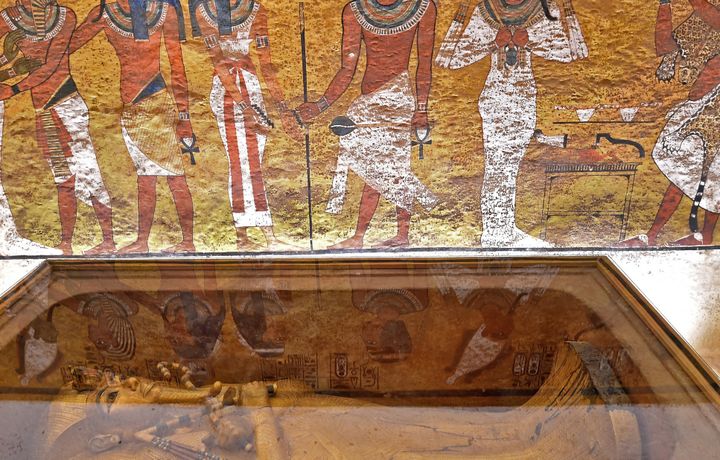 Le sarcophage du pharaon Toutankhamon (1332-1323 av JC) dans la Vallée des rois dans le sud de l'Egypte. 
 (MOHAMED EL-SHAHED / AFP)