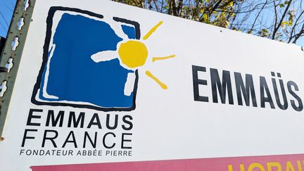 Accusations contre l'abbé Pierre : Emmaüs retire la mention à son fondateur de son logo