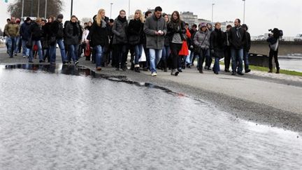 200 personnes défilent à Nantes pour ne pas oublier Rémy et Grégoire, disparus début décembre. (AFP - Franck Perry)