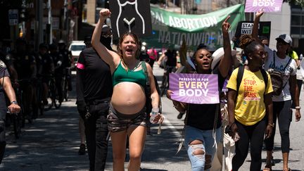 Une manifestation en opposition à la loi géorgienne sur l'avortement, le 23 juillet 2022, à Atlanta, en Géorgie. (MEGAN VARNER / GETTY IMAGES NORTH AMERICA / AFP)