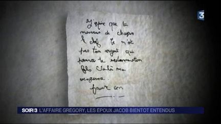 Les enquêteurs cherchent à savoir qui a écrit les lettres anonymes. (FRANCE 3)