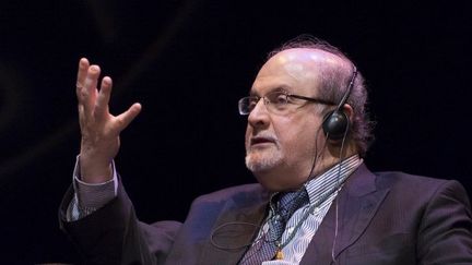 Salman Rushdie, l'écrivain britannique d'origine indienne, présentant son dernier roman «Deux ans, huit mois et vingt huit nuits», le 6 octobre 2015 à Madrid. (Oscar Gonzalez/NurPhoto/AFP)