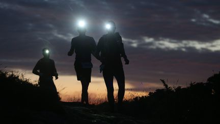 Imaginez courir jour et nuit jusqu'à l'épuisement total pour le plaisir de se dépasser. C'est le défi qu'ont tenté de relever Matthieu, trailer aguerri, et Sandrine, novice de la compétition avec l'Infinity Trail.