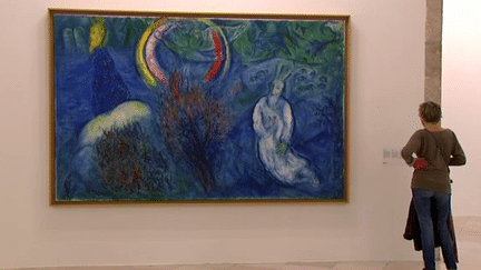 Huile sur toile "Moïse devant le buisson ardent" de Marc Chagall / Exposition "Histoire(s)" au Musée National Marc Chagall à Nice
 (France 3 / capture d&#039;écran)