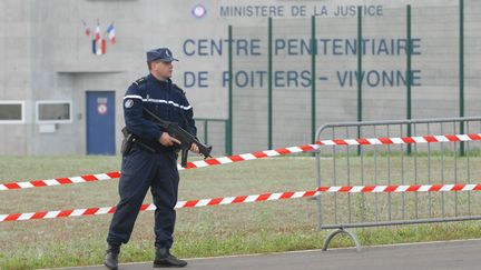 La prison de Vivonne (Vienne) au moment de son ouverture et de l'arrivée des prisonniers, le 11 octobre 2009. (MAXPPP)