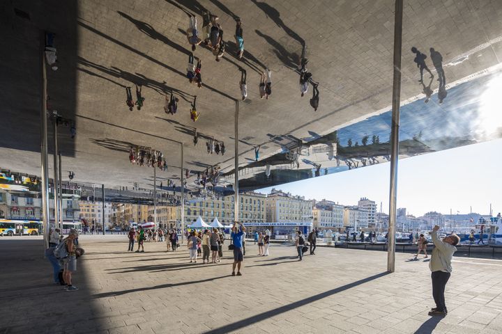 "L'ombrière", Port de Marseille, Norman Foster Tangran
 (GARDEL Bertrand / hemis.fr / Hemis)