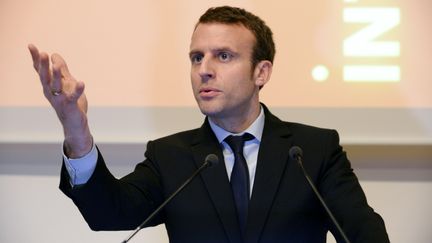 Emmanuel Macron, ministre de l'Economie, &agrave; Paris, le 7 avril 2016. (ERIC PIERMONT / AFP)