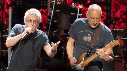 Roger Daltrey et Pete Townshend sur scène, en Floride, en septembre dernier. (GARY I ROTHSTEIN / MAXPPP)