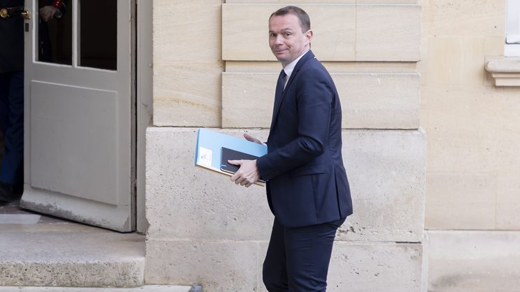 Minister of Labor Olivier Dussopt arrives at Matignon on April 5, 2023 (VINCENT ISORE / MAXPPP)