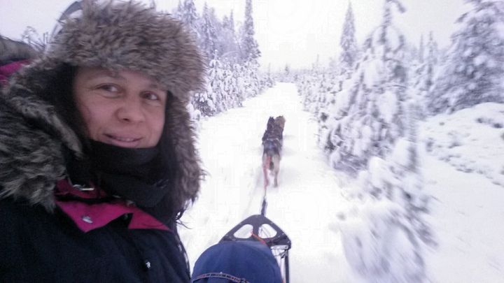 Stéphane à Autti : "&nbsp;On apprend à nos clients à conduire un traîneau " (Photo DR)