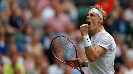 Denis Shapovalov contre Andy Murray à Wimbledon, le 2 juillet 2021. (ADRIAN DENNIS / AFP)