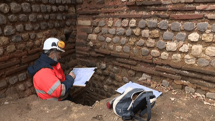 Cette découverte d'une muraille romaine au pied de la cathédrale du Mans vient renforcer le dossier de la ville auprès de l'UNESCO
 (culturebox / capture d&#039;écran)