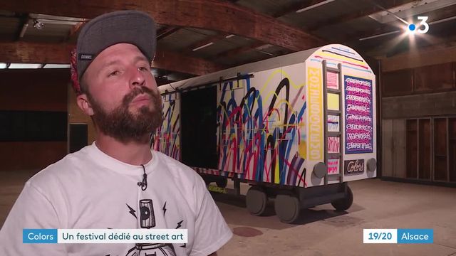 La troisième édition du festival Colors s'est ouverte ce week-end à Strasbourg (sur le site de l'ancienne Coop, quartier port du Rhin). Tous les week-ends de septembre le public peut admirer, ou découvrir, l'art urbain contemporain. Des artistes venus de tout le pays, pour beaucoup des références du street art, ont eu carte blanche pour produire leurs oeuvres monumentales, y compris hors les murs, dans certains quartiers de la métropole.