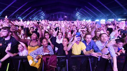 La foule lors d'un concert, ici au Printemps de Bourges, le 21 avril 2019. (PIERRICK DELOBELLE / MAXPPP)