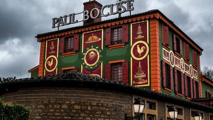 L'auberge du Pont-de-Collonges, restaurant de Paul Bocuse, le 20 janvier 2018 à&nbsp;Collonges-au-Mont-d'Or, près de Lyon. (JEFF PACHOUD / AFP)