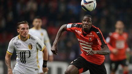 Abdoulaye Doucouré face à Eric Bauthéac lors de Rennes-Lille. (JEAN-SEBASTIEN EVRARD / AFP)