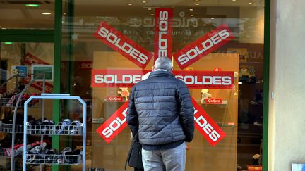 Les soldes ont débuté en Lorraine avec une semaine d'avance (2 janvier 2018). (JULIO PELAEZ / MAXPPP)